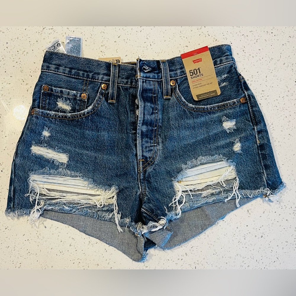 NWT Levi’s 501 denim shorts